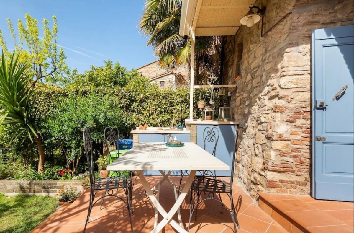 Willa La Casa Nel Castello E Il Giardino Segreto Suvereto Zewnętrze zdjęcie