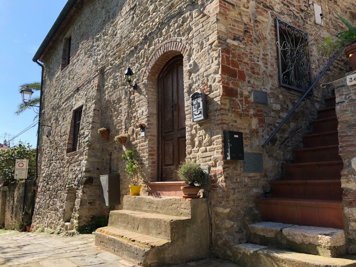 Willa La Casa Nel Castello E Il Giardino Segreto Suvereto Zewnętrze zdjęcie
